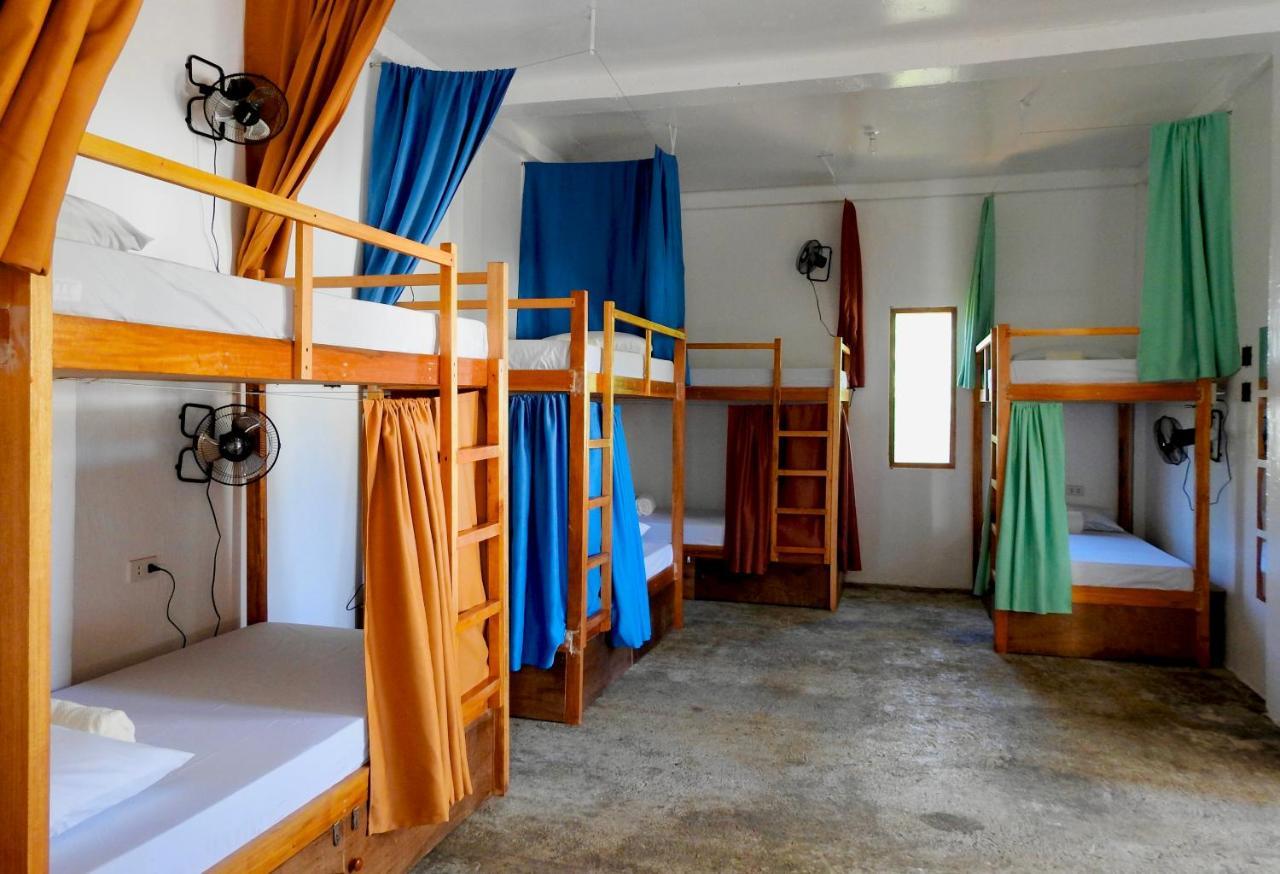 Three Little Birds Surf Hostel 제너럴 루나 외부 사진