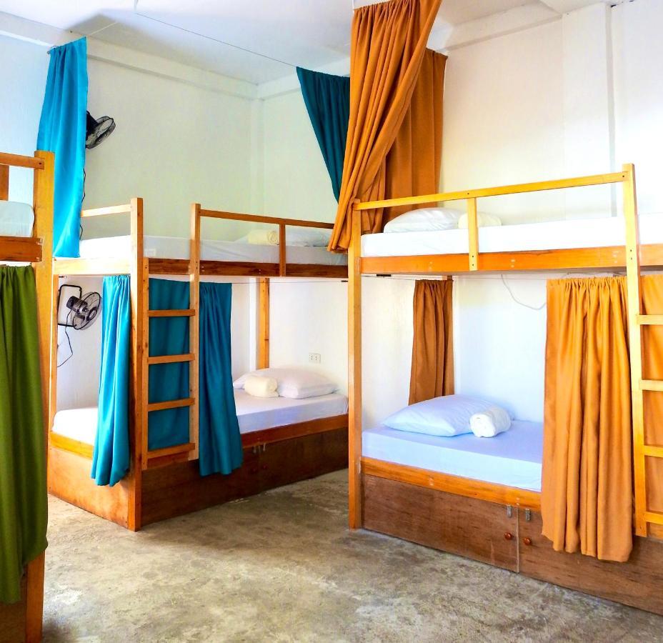 Three Little Birds Surf Hostel 제너럴 루나 외부 사진