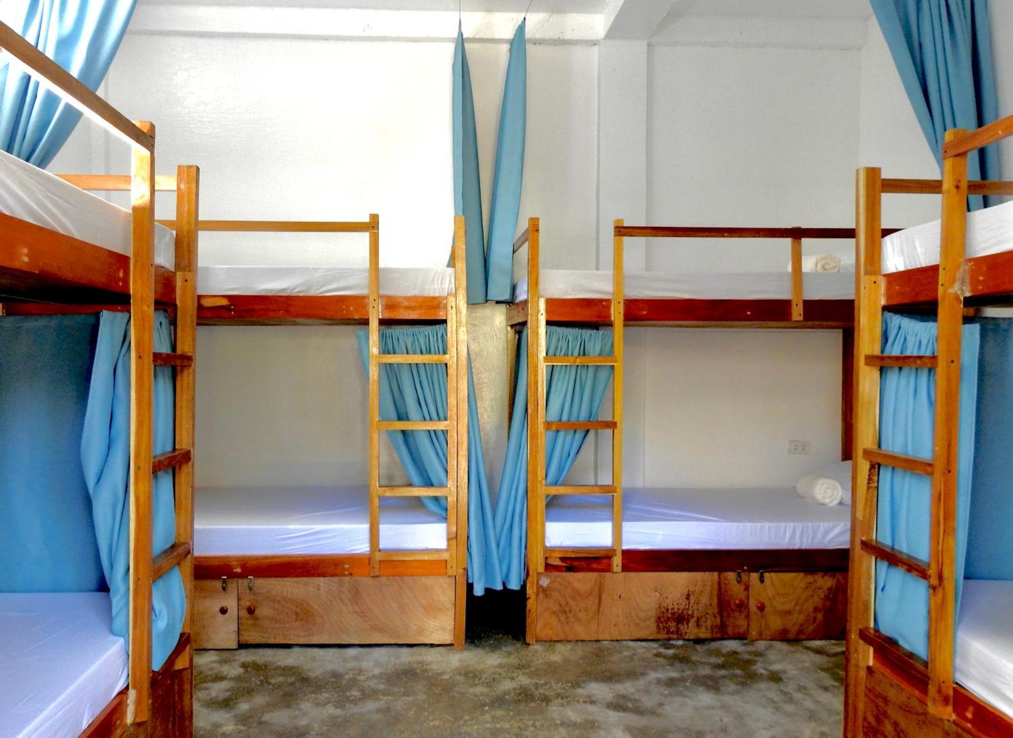 Three Little Birds Surf Hostel 제너럴 루나 객실 사진